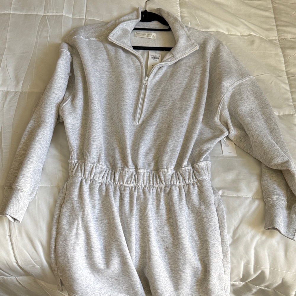 NWT Abercrombie & Fitch Light Gray Half-Zip Romper
